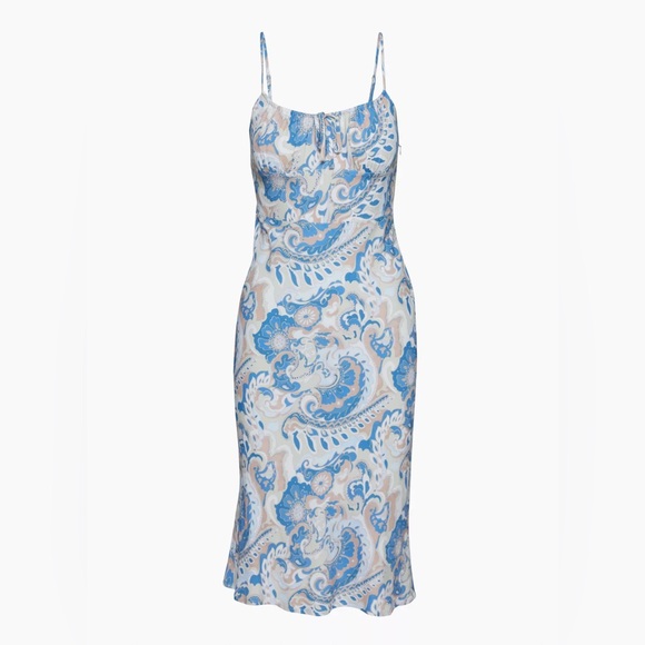 Aritzia Dresses & Skirts - Wilfred
Bellow Midi Dress